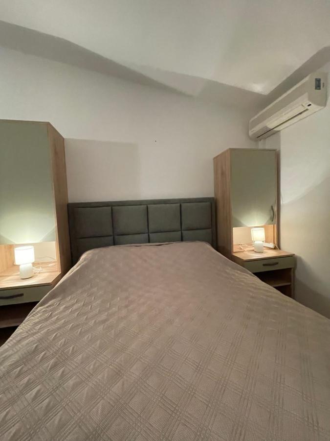 Diana Rooms And Apartments Starigrad-Paklenica Kültér fotó