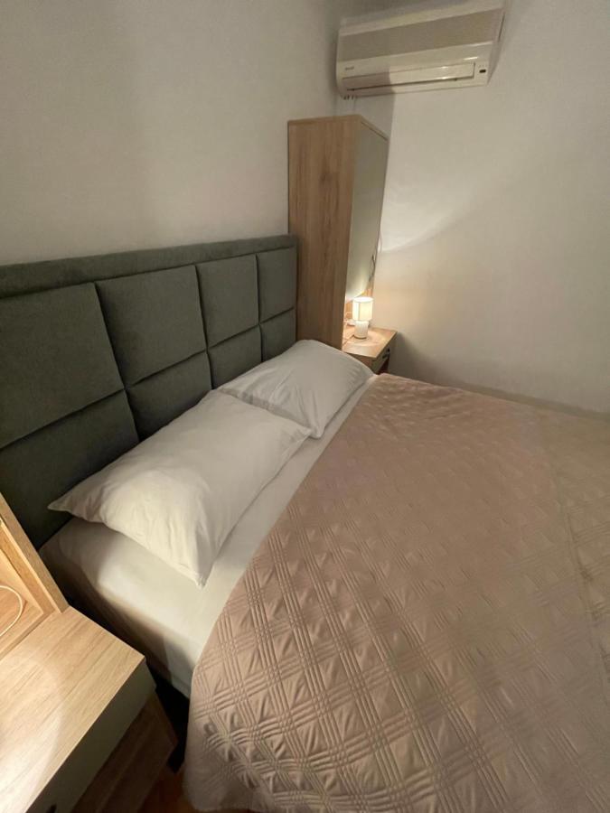 Diana Rooms And Apartments Starigrad-Paklenica Kültér fotó