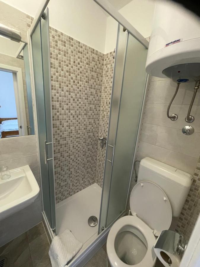 Diana Rooms And Apartments Starigrad-Paklenica Kültér fotó