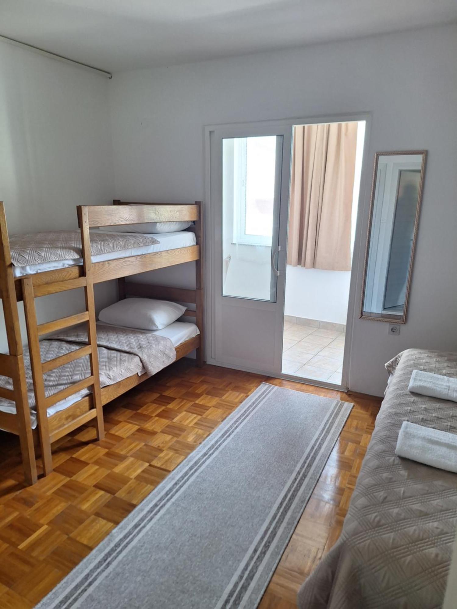 Diana Rooms And Apartments Starigrad-Paklenica Kültér fotó