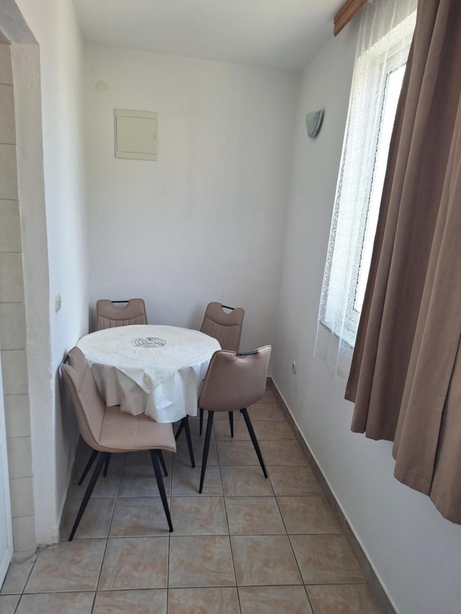 Diana Rooms And Apartments Starigrad-Paklenica Kültér fotó