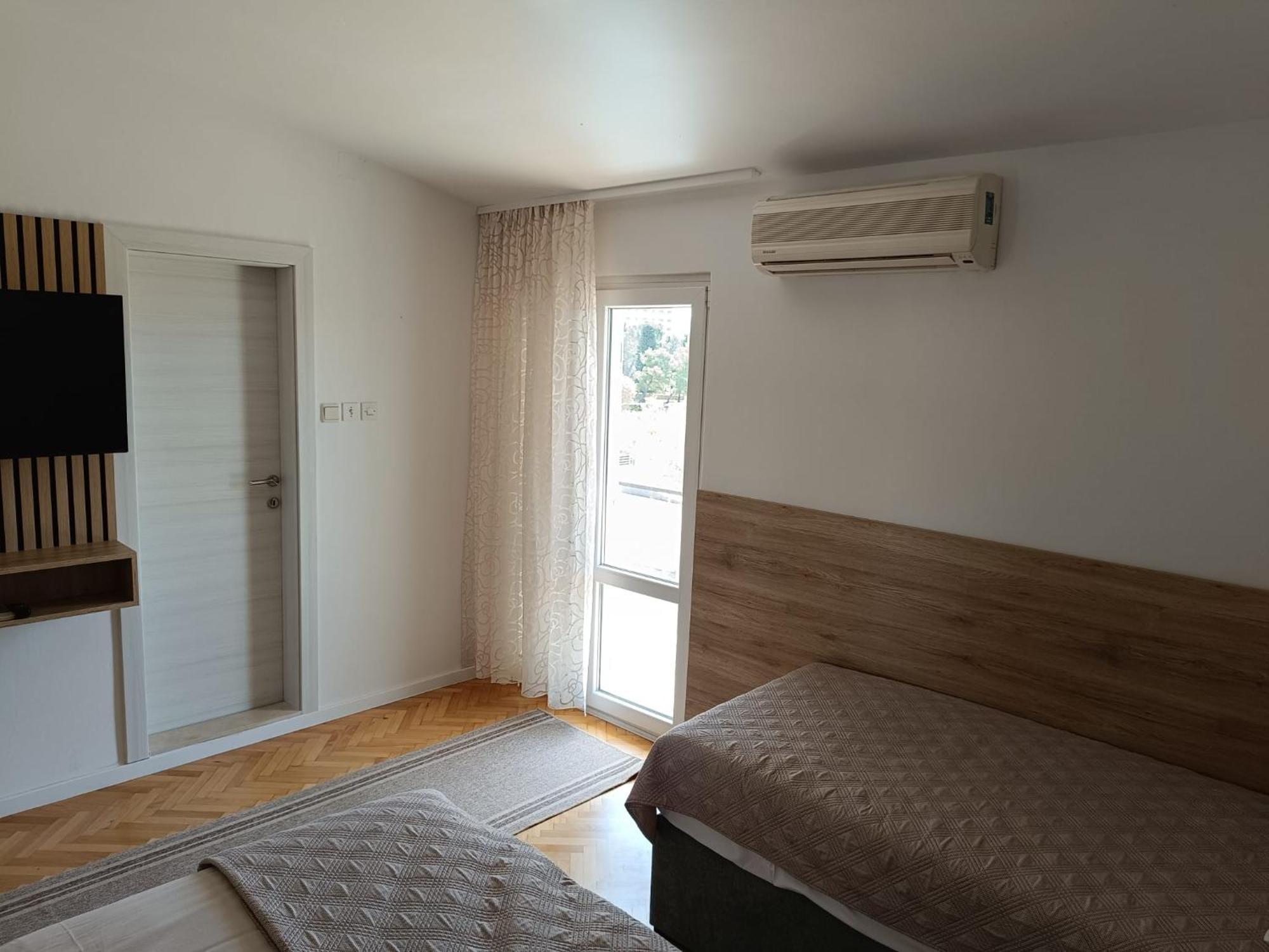 Diana Rooms And Apartments Starigrad-Paklenica Kültér fotó